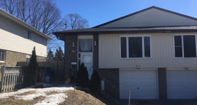 83 Daphne cres lower